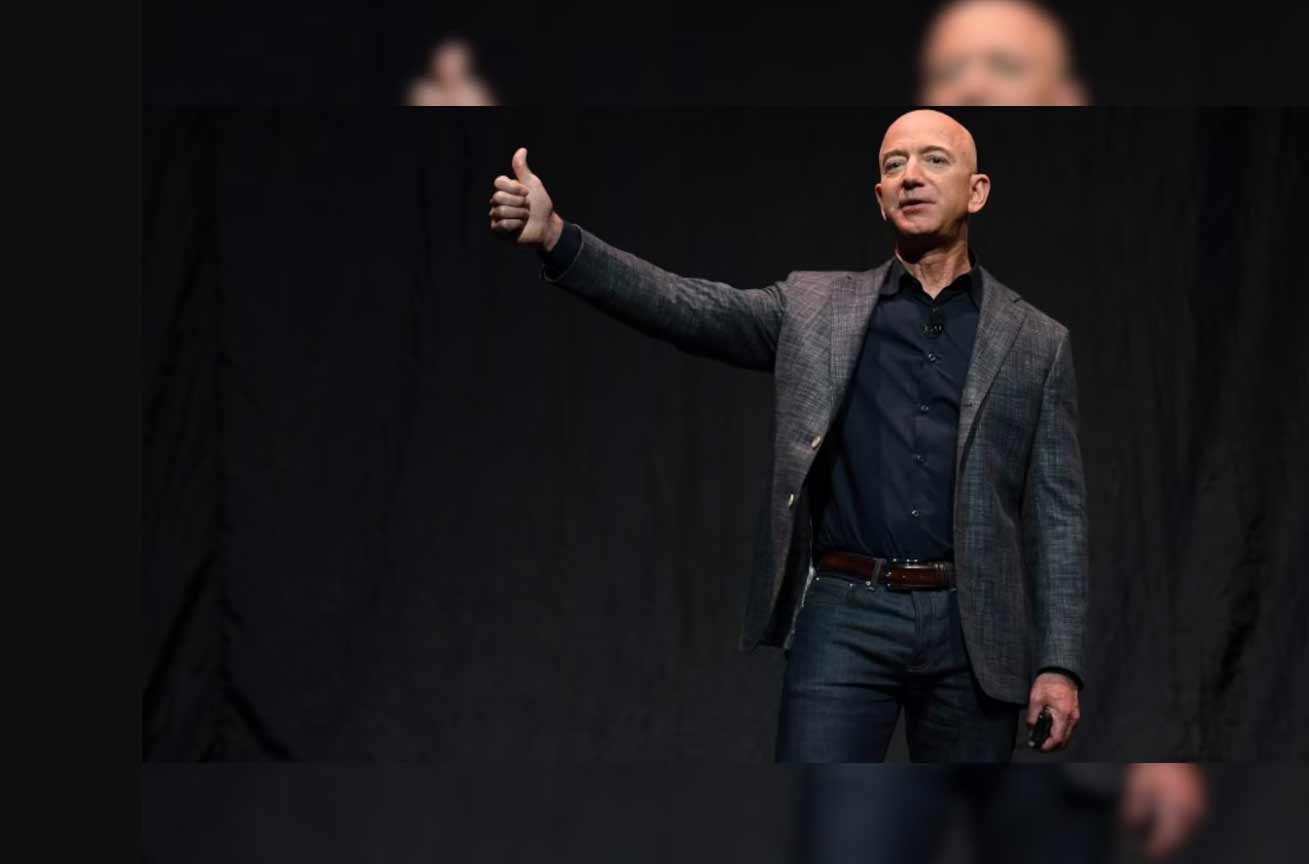 Amazon Founder Jeff Bezos offered â‚¹4 Lakh in 'Pay to Quit' Program to Employees