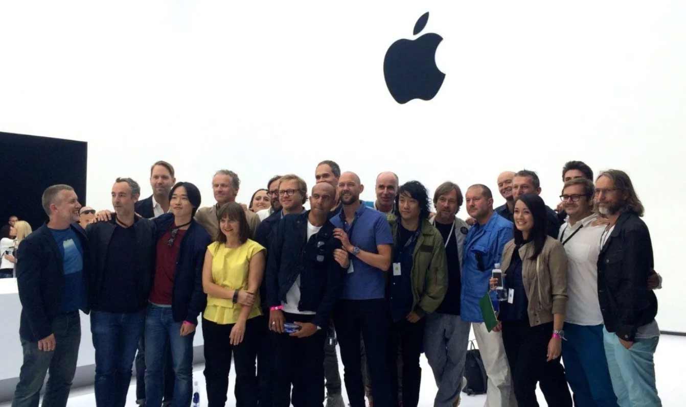 Apple's longest-serving senior industrial designer (Bart Andre) is leaving the company