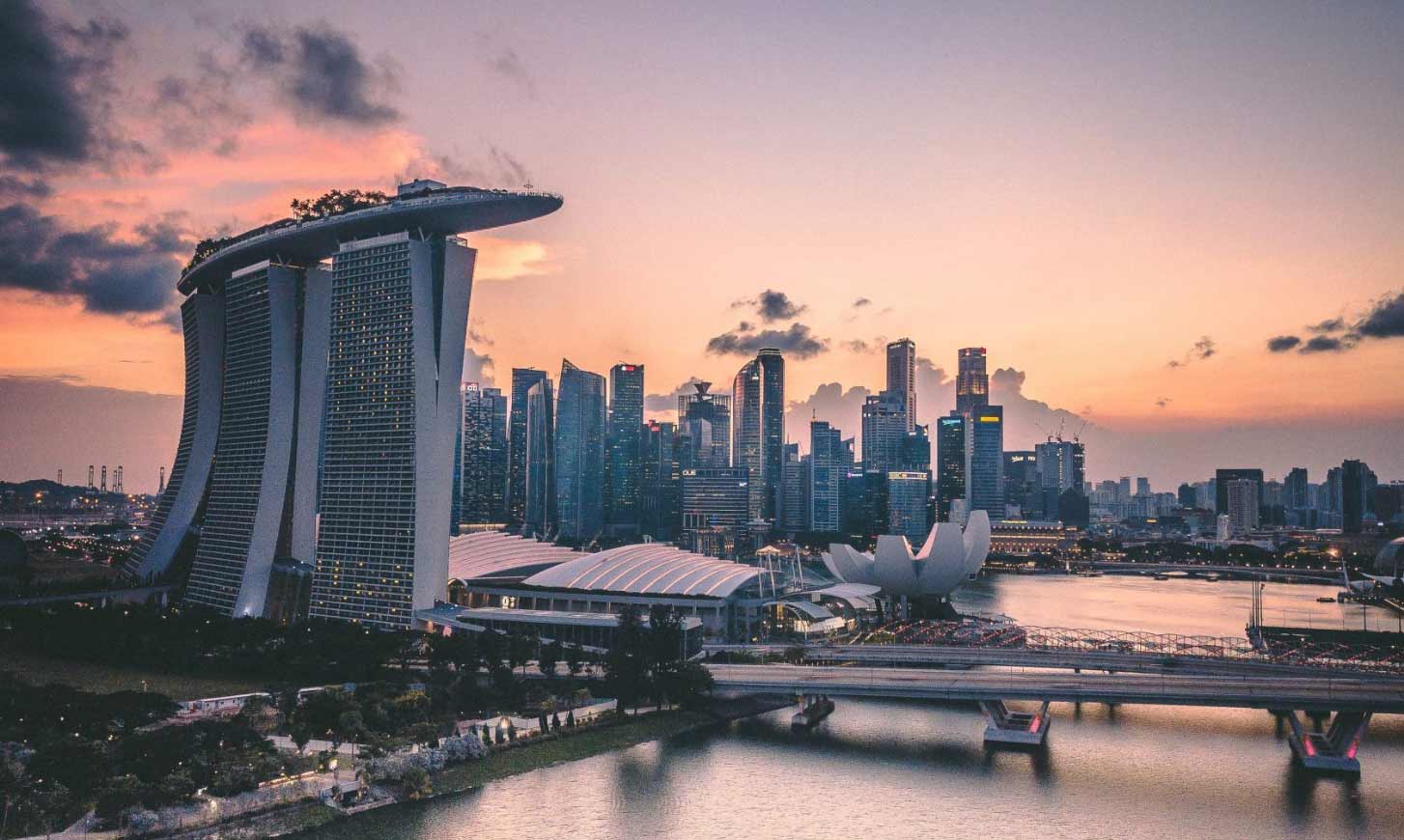 Singapore Companies to Hire 260,000 Foreign Techies