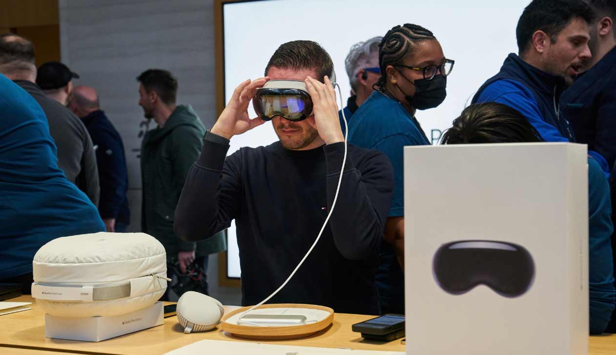 Why Some of Apple's Biggest Fans Are Returning Their Vision Pros
